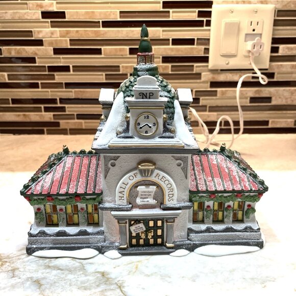 Dept. 56 North Pole Series Hall of Records 56392 Retired Christmas Village 1996 - Picture 1 of 14